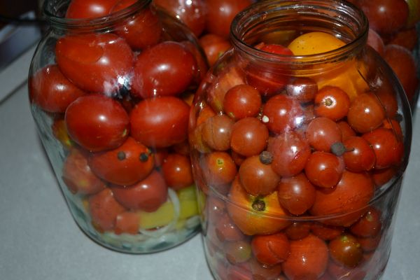 Beetroot Pickled Tomatoes: 8 Recipes