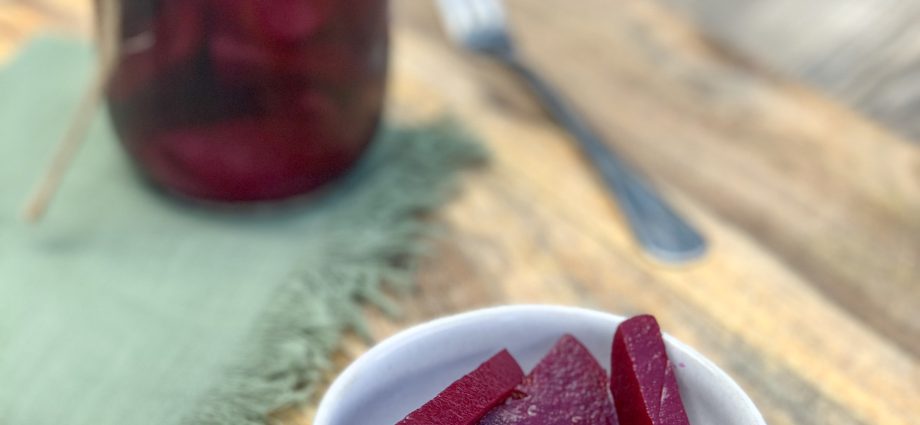 Beets for the winter: simple homemade recipes for pickled, salted, pickled beetroots in jars