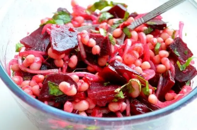 Beets with beans for the winter