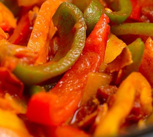 Bell pepper lecho with tomatoes 