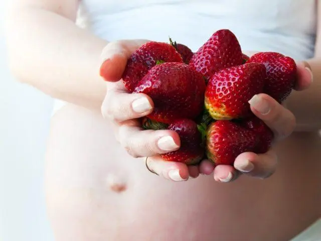 Benefits of strawberries for pregnant women