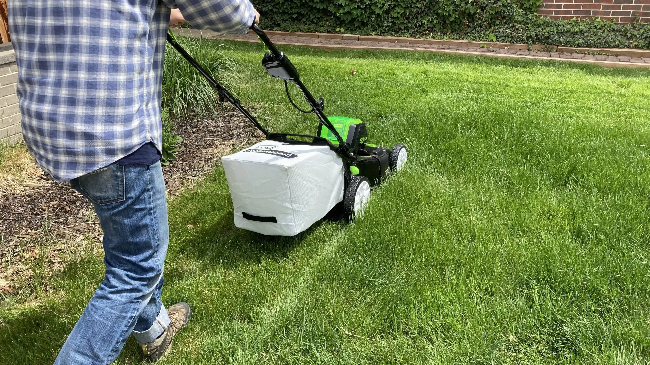 Best Electric Lawnmower: Top Models Reviewed in 2022 &#8211; Leaders in Reliability and Customer Reviews