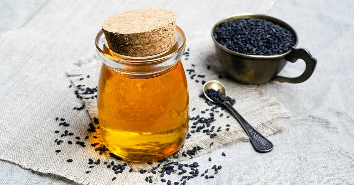 Black cumin oil &#8211; what does it help when it is harmful? Is it worth drinking black cumin oil?