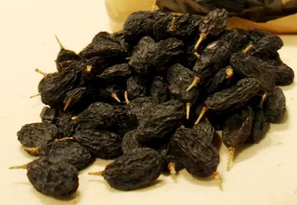 Black grapes, its types, advantages and benefits