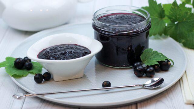 Black, red currant paste: recipes, photos