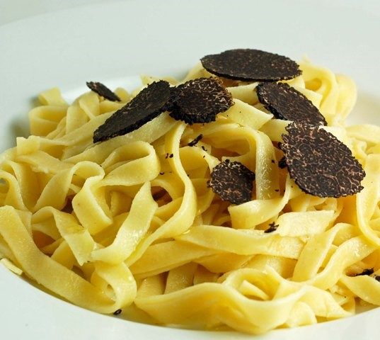 Black truffle mushroom: how to use, where to look and whether it can be grown