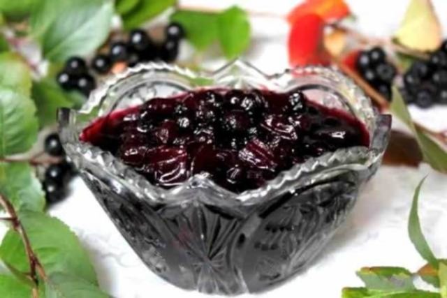 Blackberry jam in a slow cooker