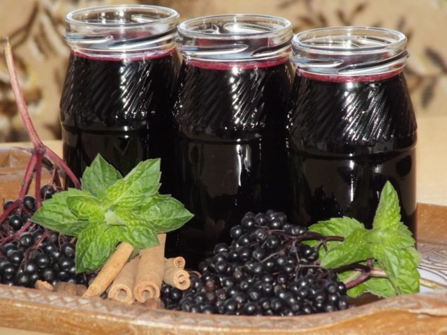 Blackberry liqueur