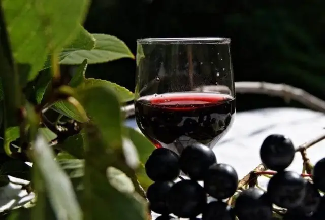 Blackberry liqueur with cherry leaves