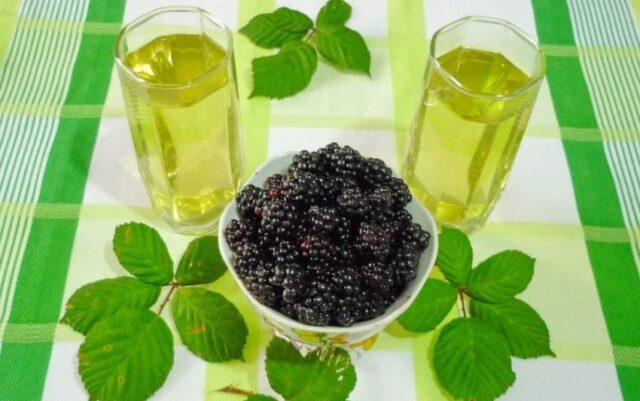 Blackberry tincture (liquor) at home: moonshine, alcohol, recipes