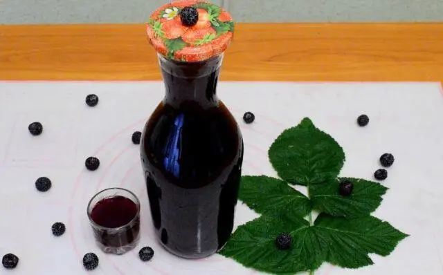 Blackberry tincture (liquor) at home: moonshine, alcohol, recipes