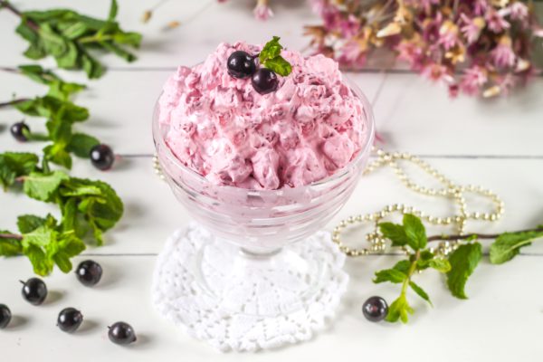 Blackcurrant and redcurrant mousse recipes