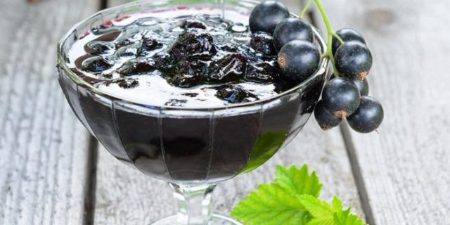 Blackcurrant jam for the winter: simple recipes