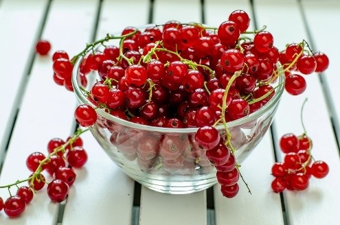 Blackcurrant jam in a slow cooker