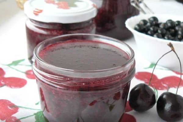 Blackcurrant jam recipes for the winter: with cherries, bananas, irga, apples