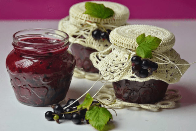 Blackcurrant jam with orange for the winter