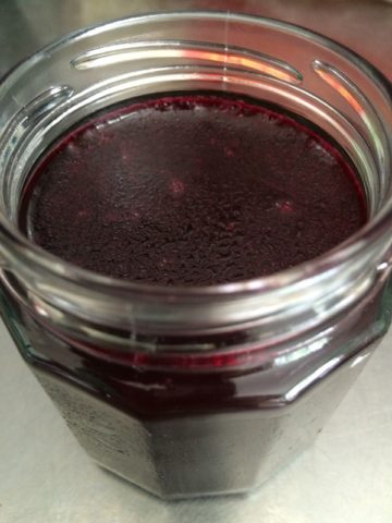 Blackcurrant: jelly for the winter without cooking