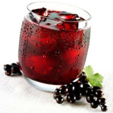 Blackcurrant juice: recipes for the winter