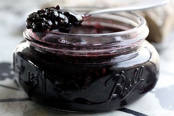 Blackthorn jam with and without seeds: how to cook a blackthorn dessert for the winter according to the best recipes