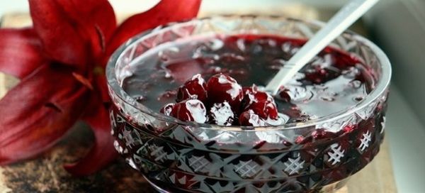 Blackthorn jam with and without seeds: how to cook a blackthorn dessert for the winter according to the best recipes