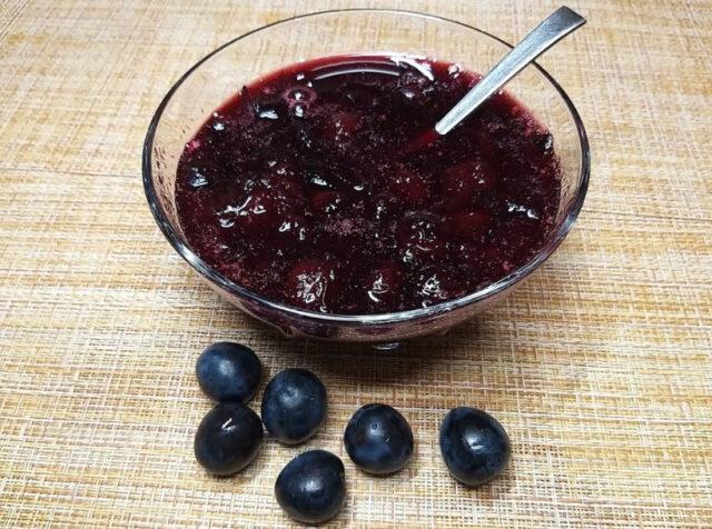 Blackthorn jam with seeds for the winter: simple recipes