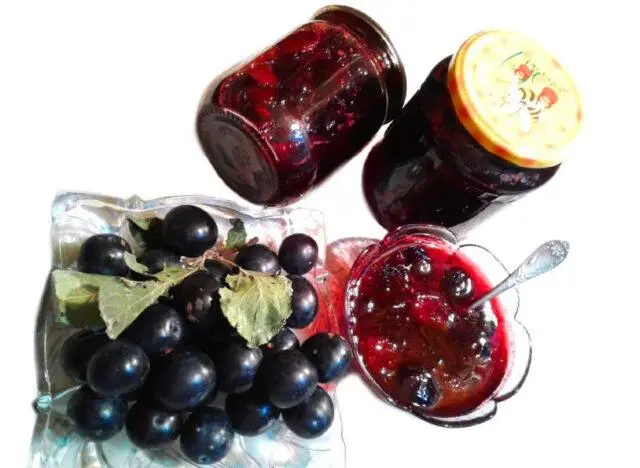 Blackthorn jam with seeds for the winter: simple recipes