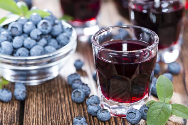 Blueberry compote for the winter without sterilization