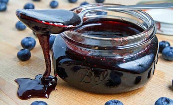 Blueberry jam for the winter: benefits, calories, simple recipes from frozen berries, Five Minute