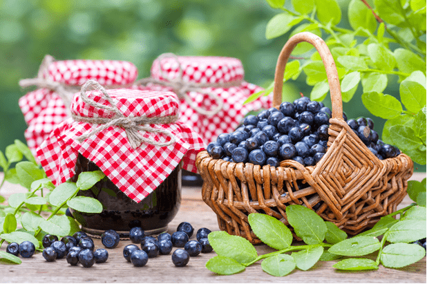 Blueberry jelly: recipes without gelatin and with gelatin