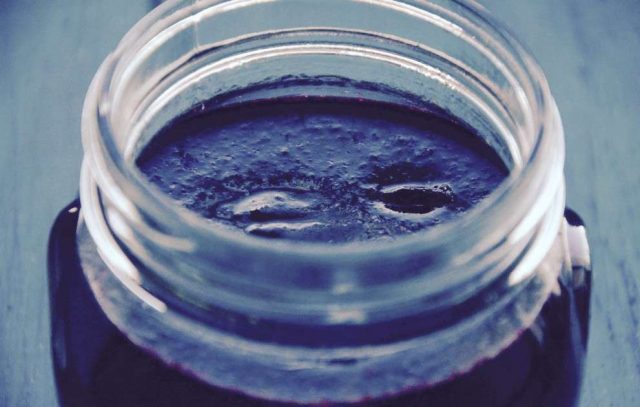 Blueberry jelly: recipes without gelatin and with gelatin