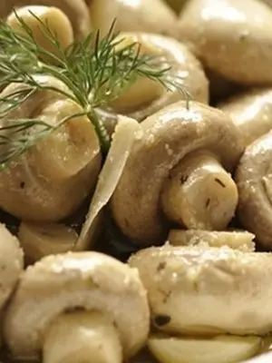 Boiled champignons: recipes for mushroom dishes