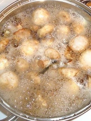 Boiled champignons: recipes for mushroom dishes