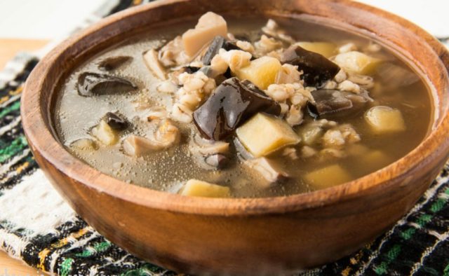 Boletus soup: recipes from fresh, frozen and dried mushrooms