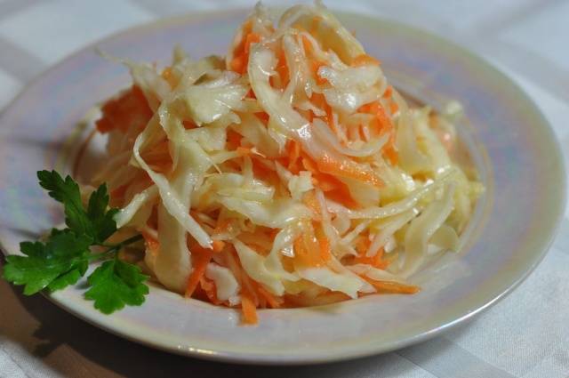 Bomb cabbage (quick pickled)