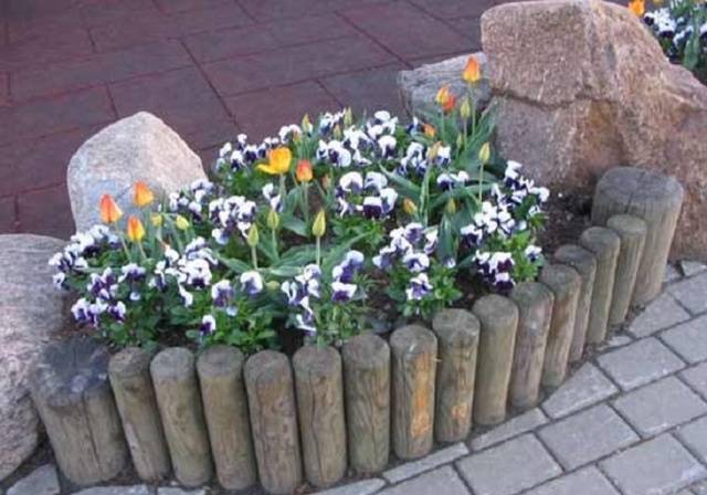 Borders for flower beds: types of materials, manufacturing methods