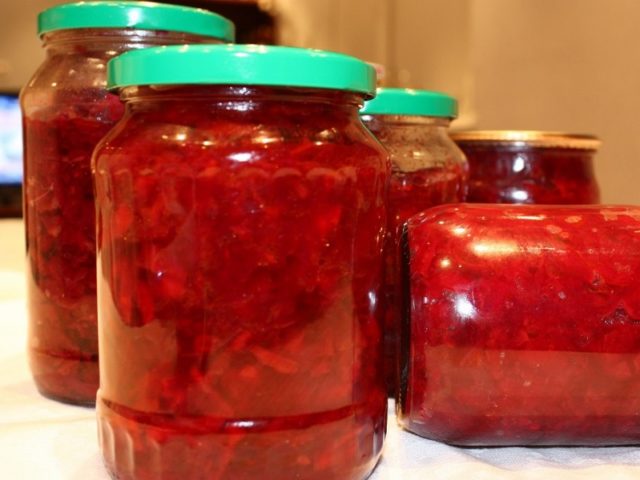 Borsch for the winter with tomato paste