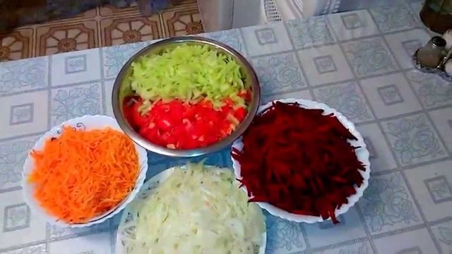 Borscht dressing with tomatoes