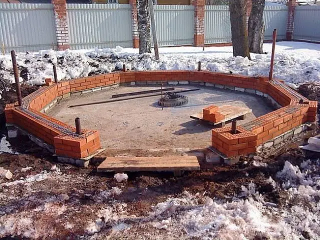 Brick gazebos: photo &#8211; simple and beautiful