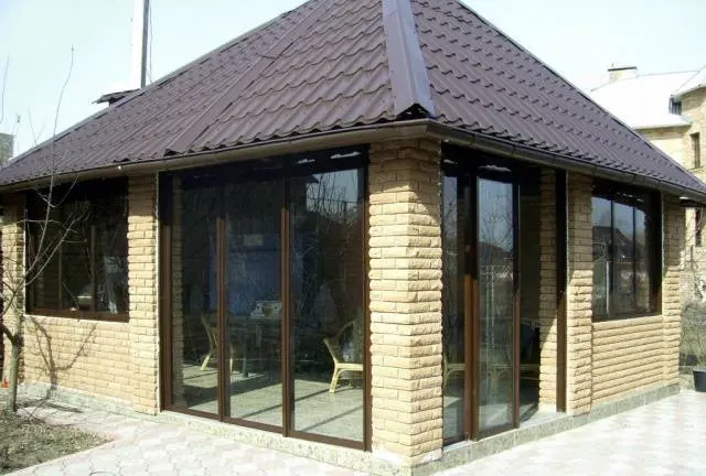 Brick gazebos: photo &#8211; simple and beautiful