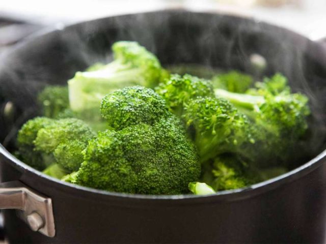 Broccoli cabbage: benefits and harms, medicinal properties, composition