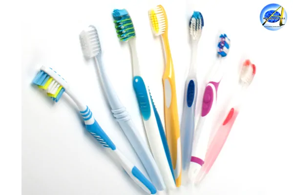 Brushing teeth &#8211; the right way, frequency of brush replacement, types of brushes