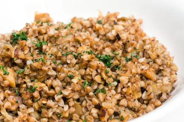 Buckwheat with porcini mushrooms and onions: recipe