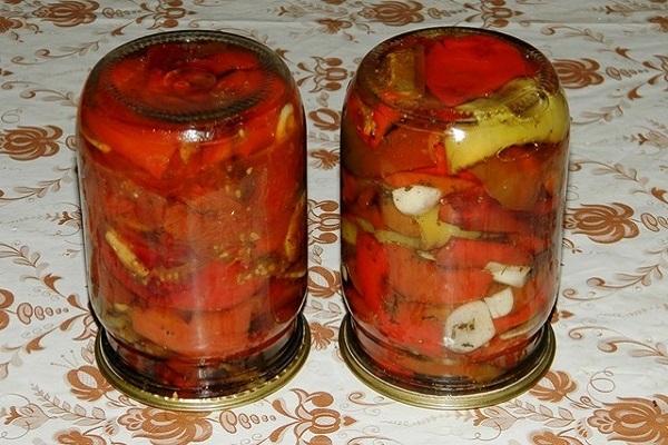 Bulgarian dried peppers in oil for the winter: the best recipes in the oven, in the dryer, in the microwave