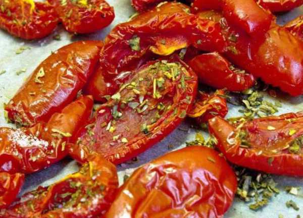 Bulgarian dried peppers in oil for the winter: the best recipes in the oven, in the dryer, in the microwave