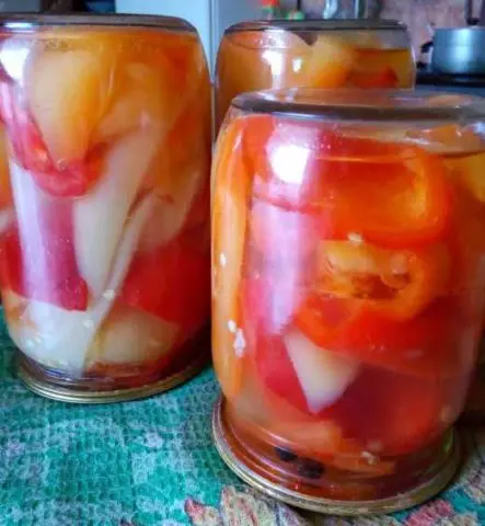 Bulgarian pepper in its own juice for the winter: the best recipes for cooking without cooking, without sterilization