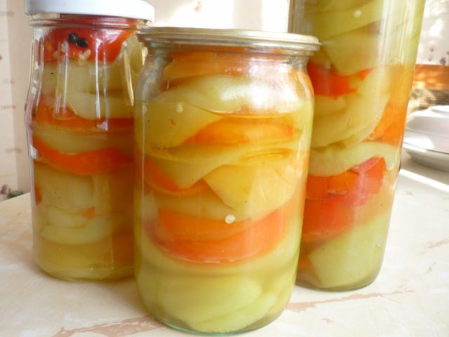 Bulgarian pepper in oil for the winter: delicious canning and pickling recipes with photos