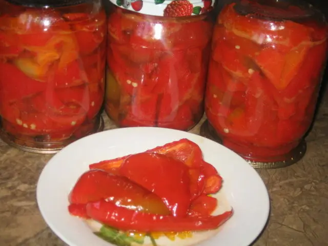 Bulgarian pepper in oil for the winter: delicious canning and pickling recipes with photos