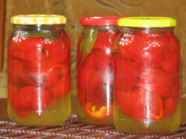 Bulgarian pepper in oil for the winter: delicious canning and pickling recipes with photos