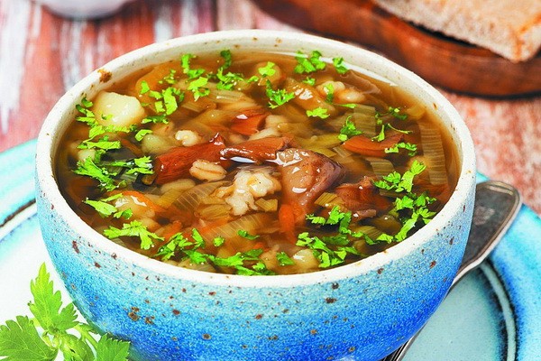 Butter mushroom soup: 28 delicious step-by-step recipes with photos from fresh, frozen, dried and pickled mushrooms