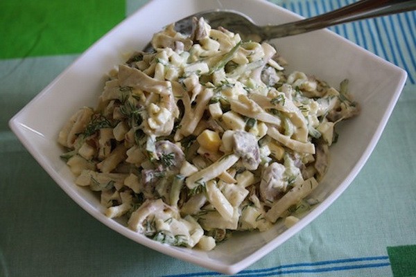 Butter salad: marinated, fried, fresh, with chicken, with mayonnaise, simple and delicious recipes